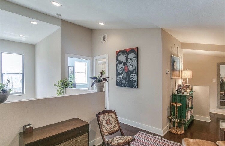 1703 Patterson Street, Unit B Houston, TX 77007 - Photo 8 of 26 a living room with furniture and a potted plant