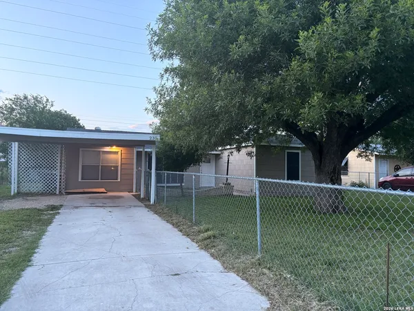 $1,900 | 235 Stimmel Drive, San Antonio, TX 78227