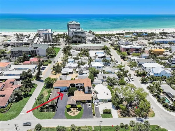 $2,200 | 722 South Boulevard Of The Presidents, Unit 105, Sarasota, FL 34236