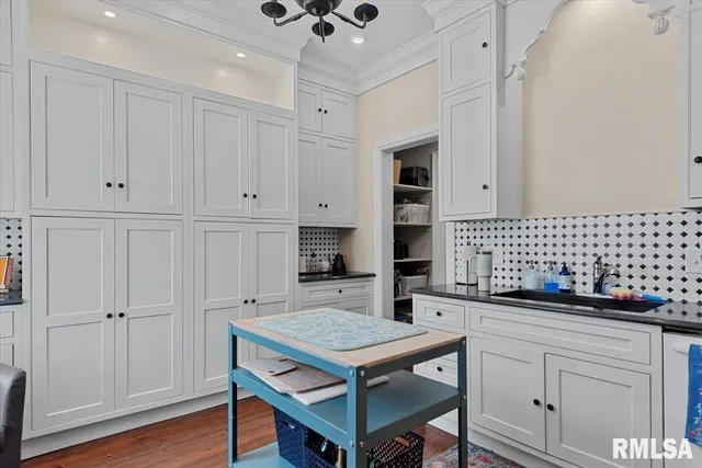 $275,000 | 506 South Diamond Street, Jacksonville, IL 62650