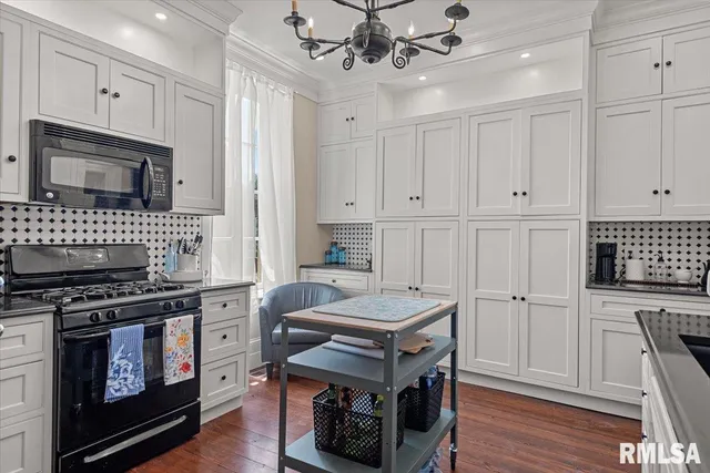 $275,000 | 506 South Diamond Street, Jacksonville, IL 62650