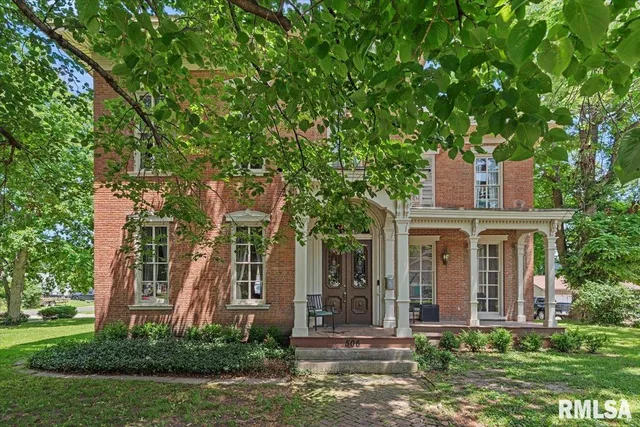 $275,000 | 506 South Diamond Street, Jacksonville, IL 62650