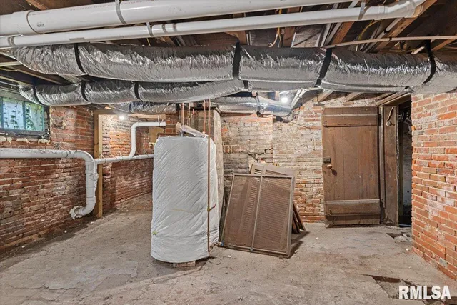 $275,000 | 506 South Diamond Street, Jacksonville, IL 62650