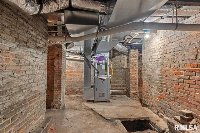 $275,000 | 506 South Diamond Street, Jacksonville, IL 62650