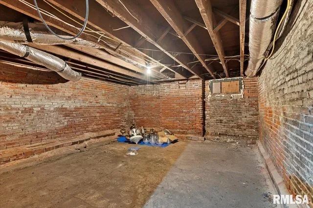 $275,000 | 506 South Diamond Street, Jacksonville, IL 62650