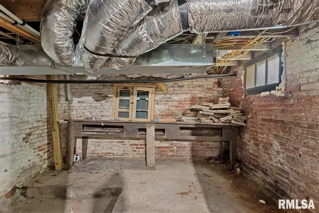 $275,000 | 506 South Diamond Street, Jacksonville, IL 62650