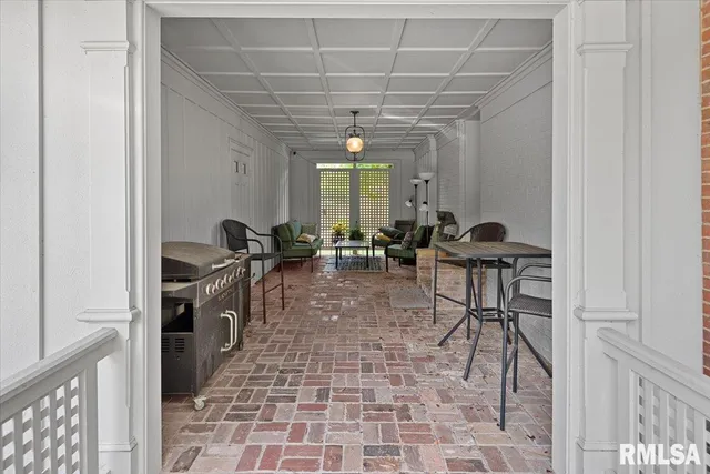 $275,000 | 506 South Diamond Street, Jacksonville, IL 62650