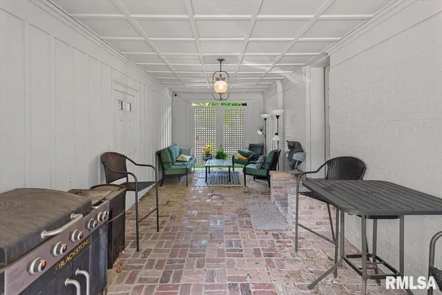 $275,000 | 506 South Diamond Street, Jacksonville, IL 62650