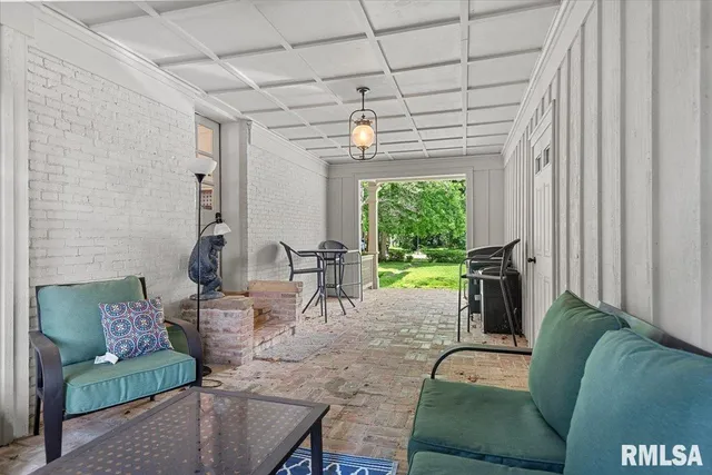 $275,000 | 506 South Diamond Street, Jacksonville, IL 62650