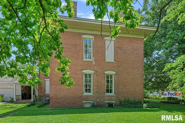 $275,000 | 506 South Diamond Street, Jacksonville, IL 62650