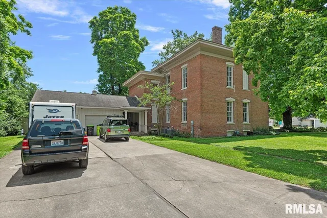 $275,000 | 506 South Diamond Street, Jacksonville, IL 62650