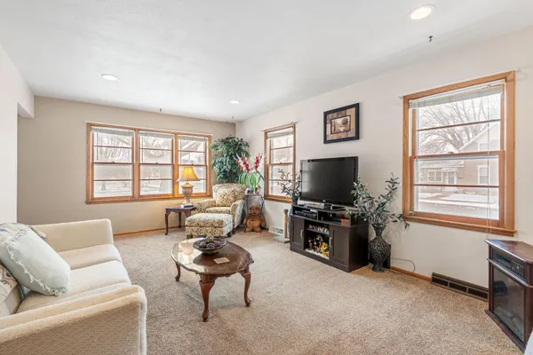 $209,900 | 710 3rd Avenue Northwest, Austin, MN 55912