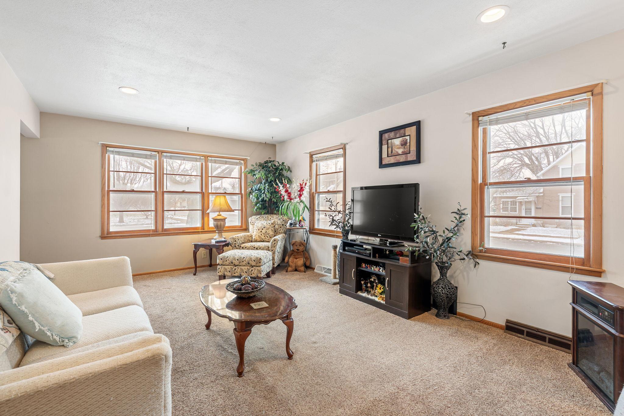 710 3rd Avenue Northwest Austin, MN 55912 - Photo 3 of 27