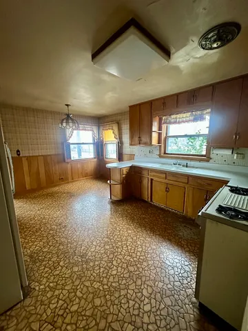 $469,900 | 7000 West Henderson Street, Chicago, IL 60634