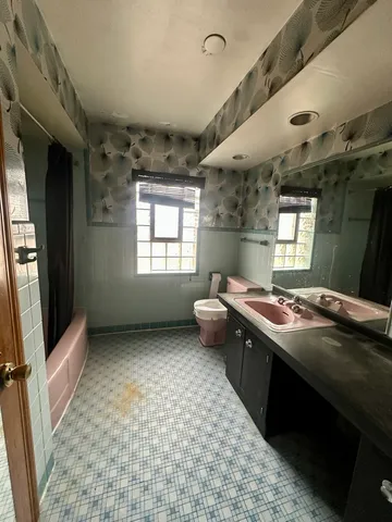 $469,900 | 7000 West Henderson Street, Chicago, IL 60634