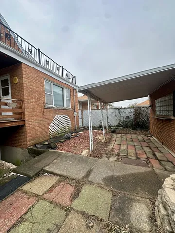 $469,900 | 7000 West Henderson Street, Chicago, IL 60634