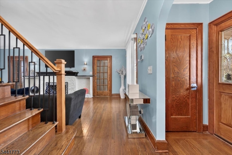 459 Twin Oaks Road Union, NJ 07083 - Photo 4 of 46