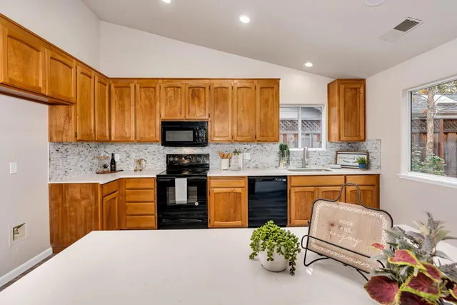 $525,000 | 744 Bluff Drive, Los Banos, CA 93635