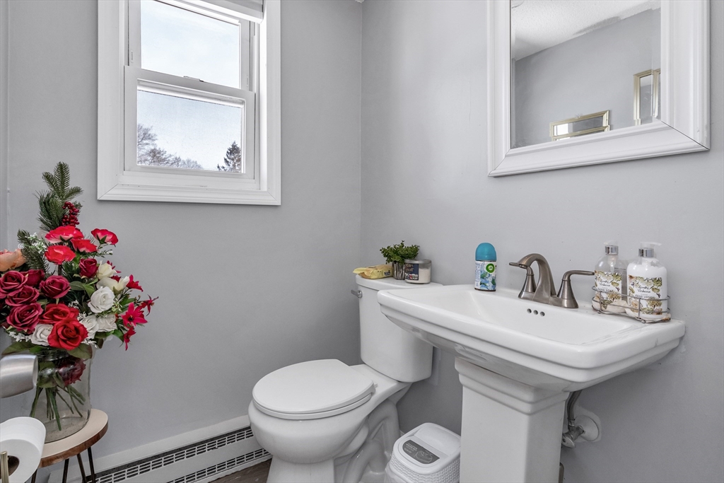 7-9 Carleton Court Methuen, MA 01844 - Photo 28 of 40