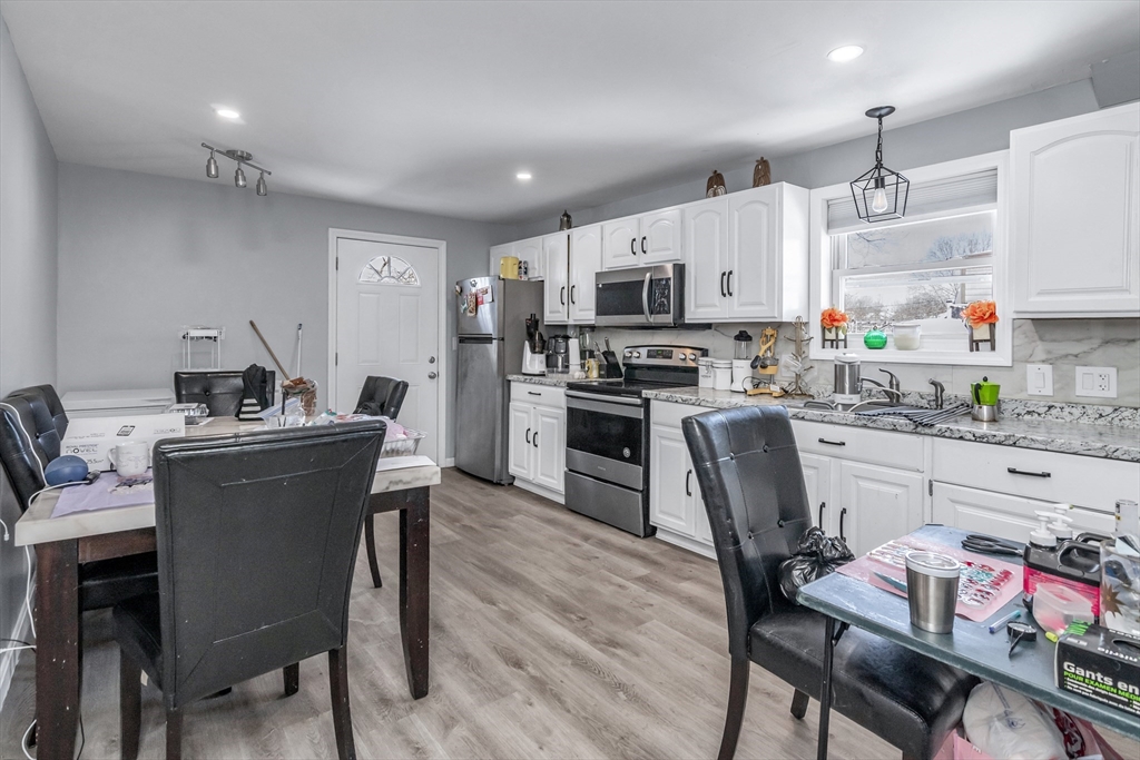 7-9 Carleton Court Methuen, MA 01844 - Photo 29 of 40