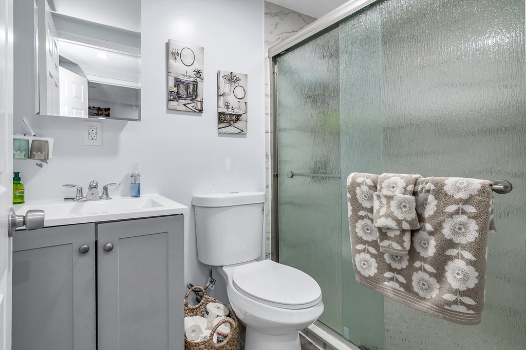 7-9 Carleton Court Methuen, MA 01844 - Photo 32 of 40