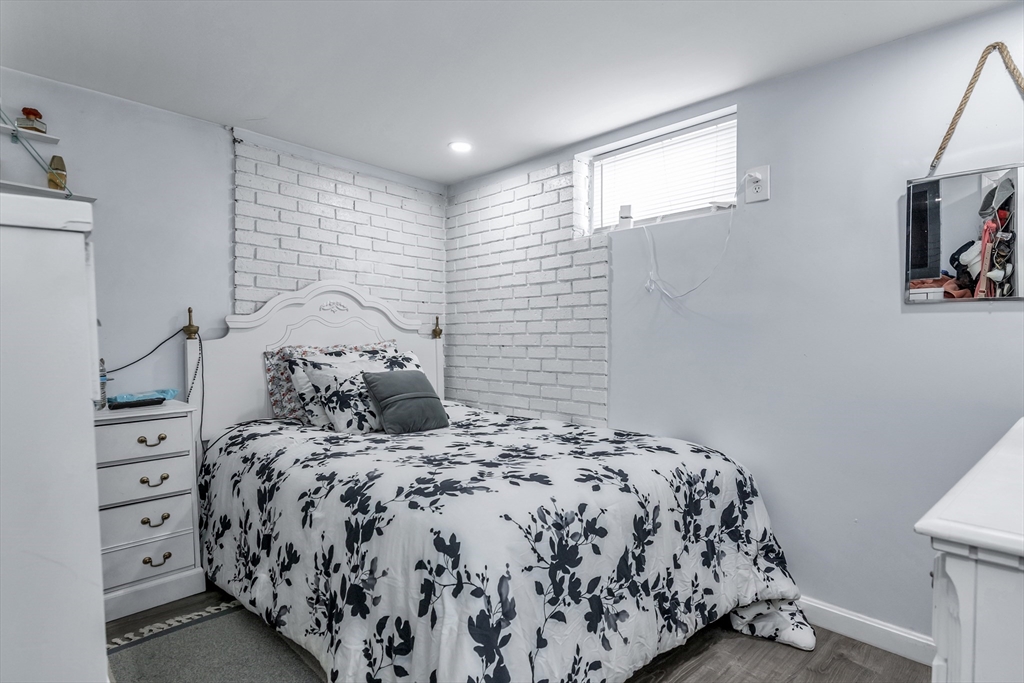 7-9 Carleton Court Methuen, MA 01844 - Photo 34 of 40