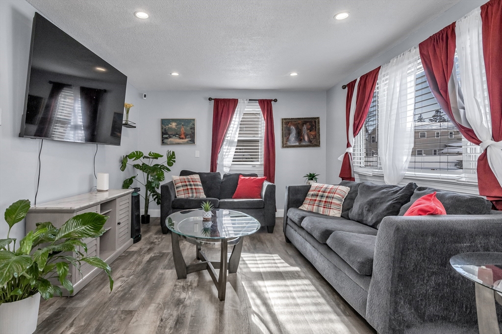 7-9 Carleton Court Methuen, MA 01844 - Photo 5 of 40