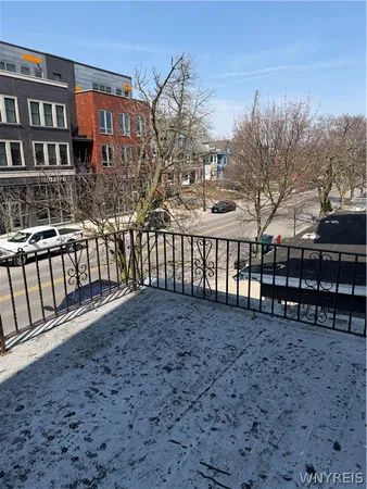 $1,400 | 1015 Elmwood Avenue, Unit 2, Buffalo, NY 14222