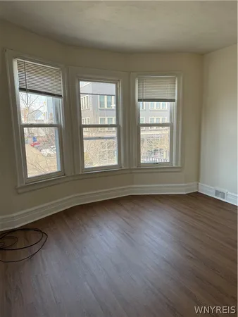 $1,400 | 1015 Elmwood Avenue, Unit 2, Buffalo, NY 14222