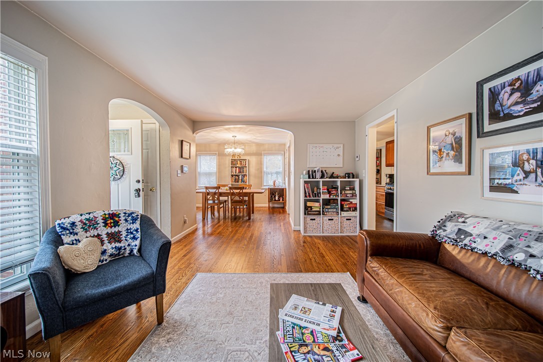 1107 Castleton Road Cleveland Heights, OH 44121 - Photo 4 of 31