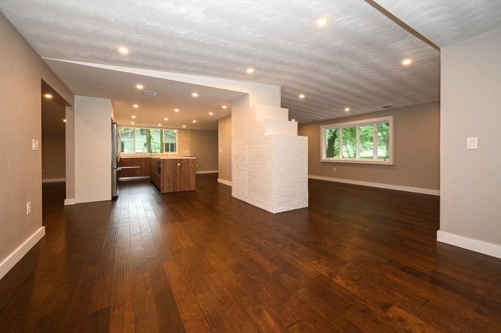 61 Gregory Road Framingham, MA 01701 - Photo 13 of 35