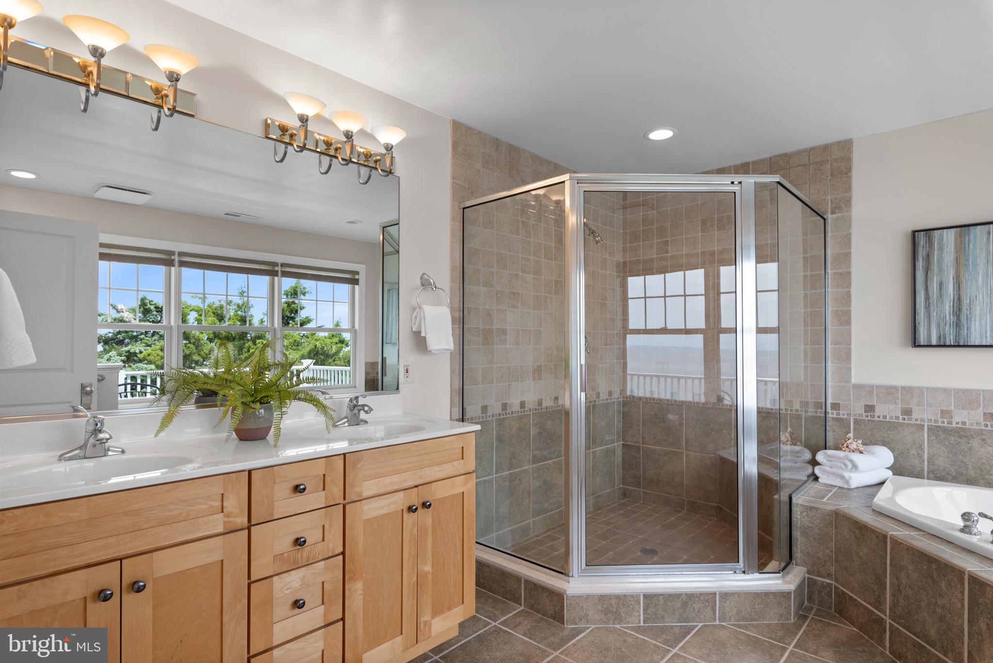 2015 Chesapeake Road Annapolis, MD 21409 - Photo 16 of 72 Primary Bath