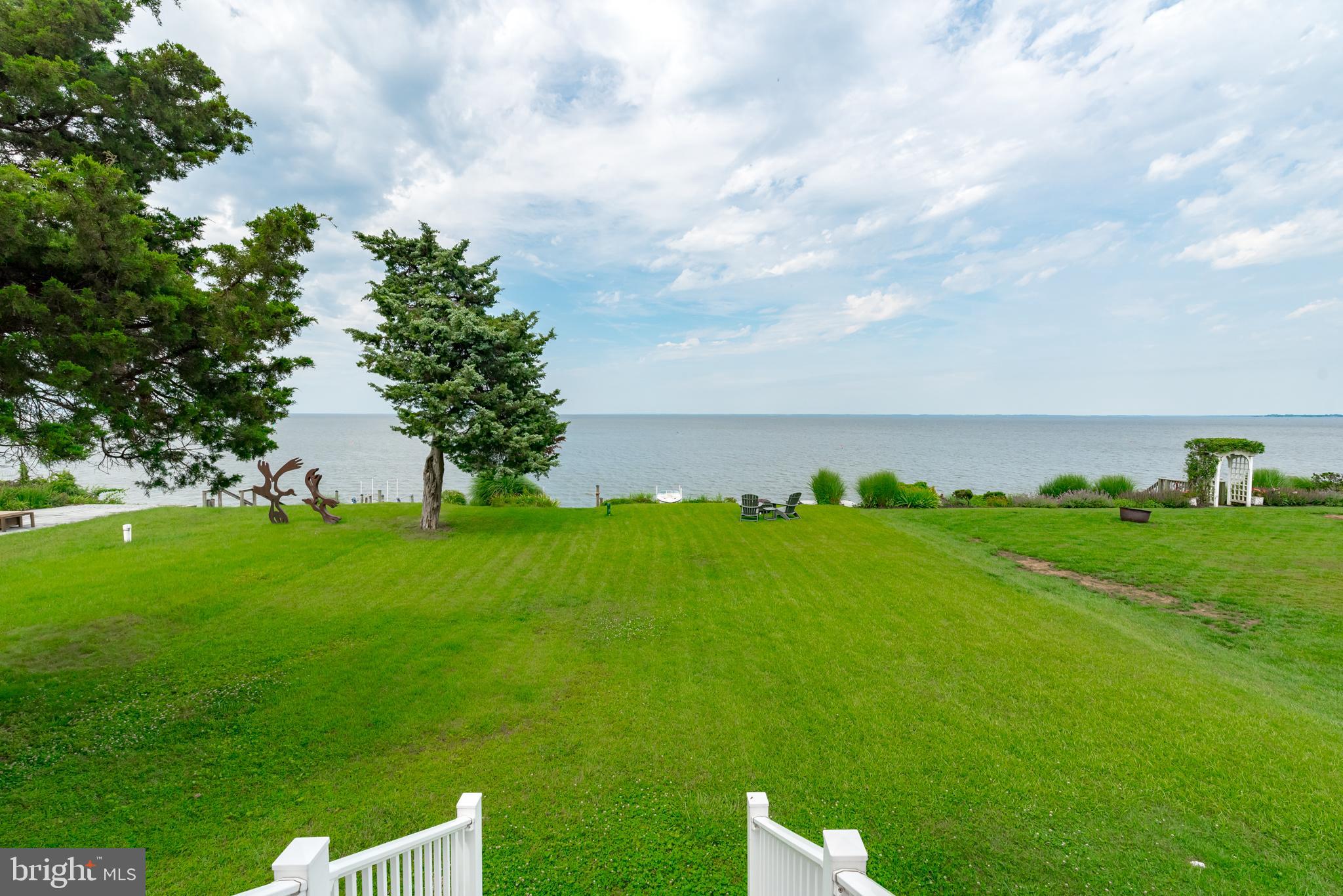 2015 Chesapeake Road Annapolis, MD 21409 - Photo 24 of 72 Fabulous front yard to entertain.
