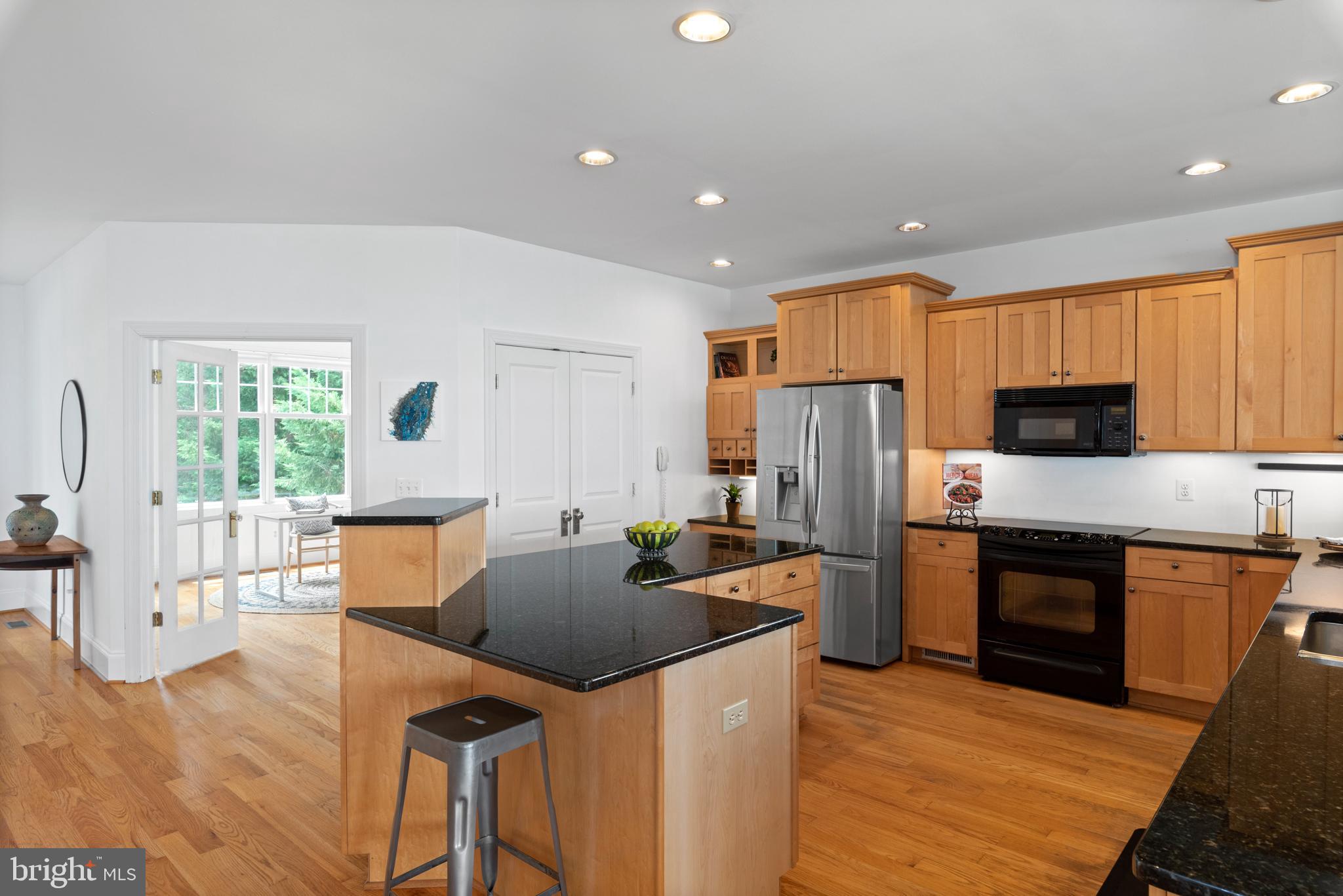 2015 Chesapeake Road Annapolis, MD 21409 - Photo 36 of 72 Pantry and view to office.