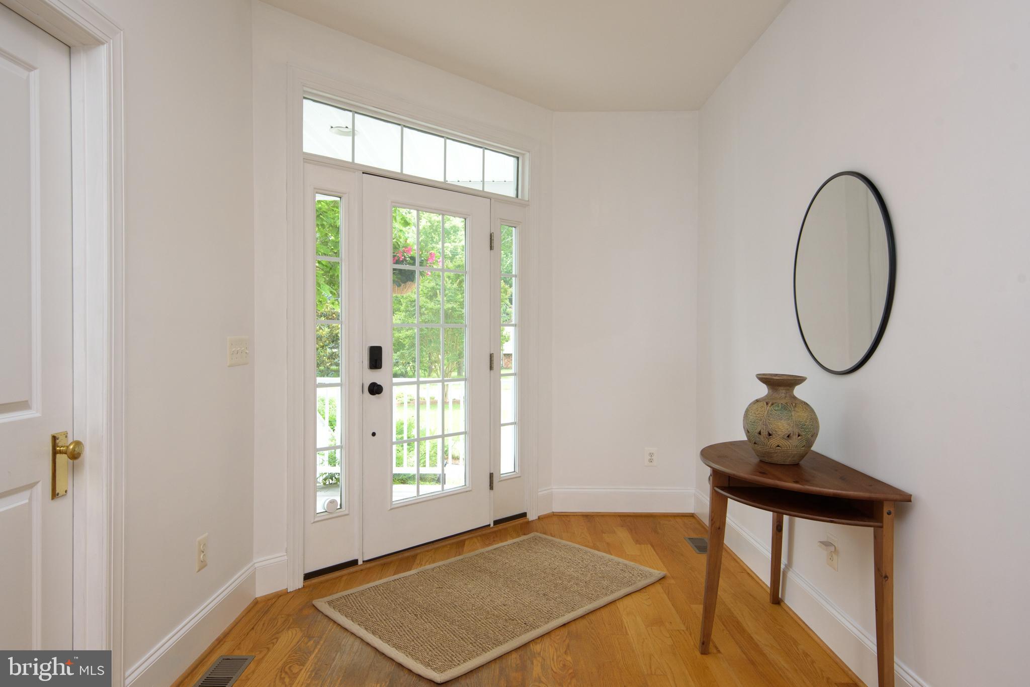 2015 Chesapeake Road Annapolis, MD 21409 - Photo 41 of 72 Entrance and door to laundry/mudroom.