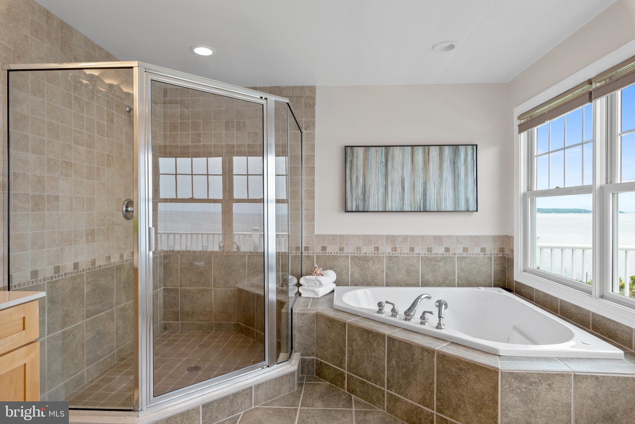 2015 Chesapeake Road Annapolis, MD 21409 - Photo 48 of 72 Large soaking tub