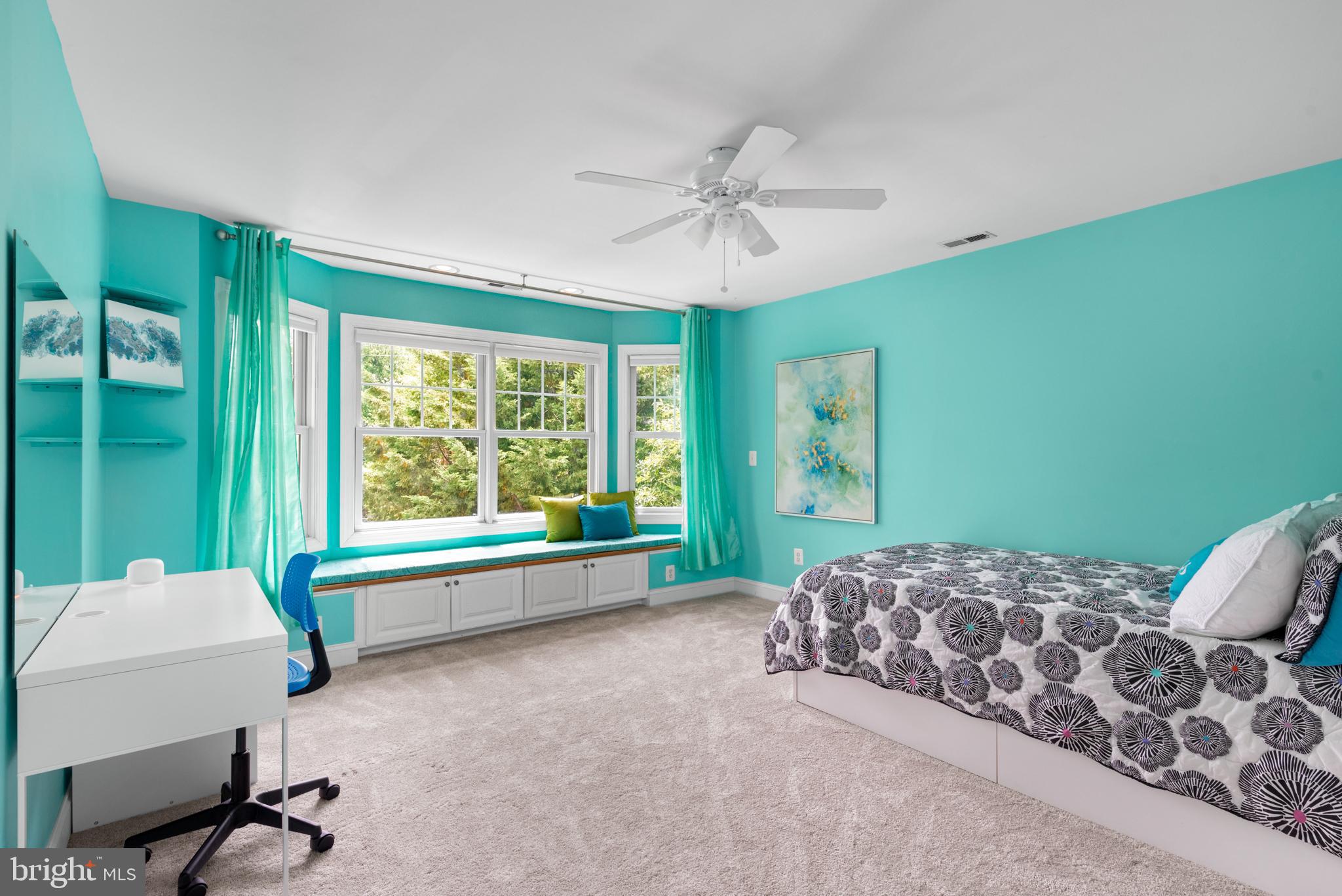 2015 Chesapeake Road Annapolis, MD 21409 - Photo 51 of 72 Window seat for reading and daydreaming.