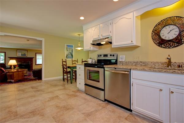 27 Teresa Road Hopkinton, MA 01748 - Photo 8 of 30 Gallery Image 8