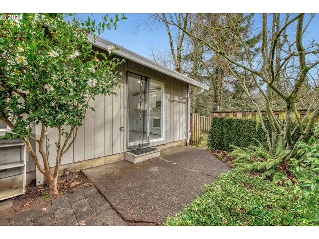 $295,000 | 8196 Southwest Shenandoah Way, Tualatin, OR 97062