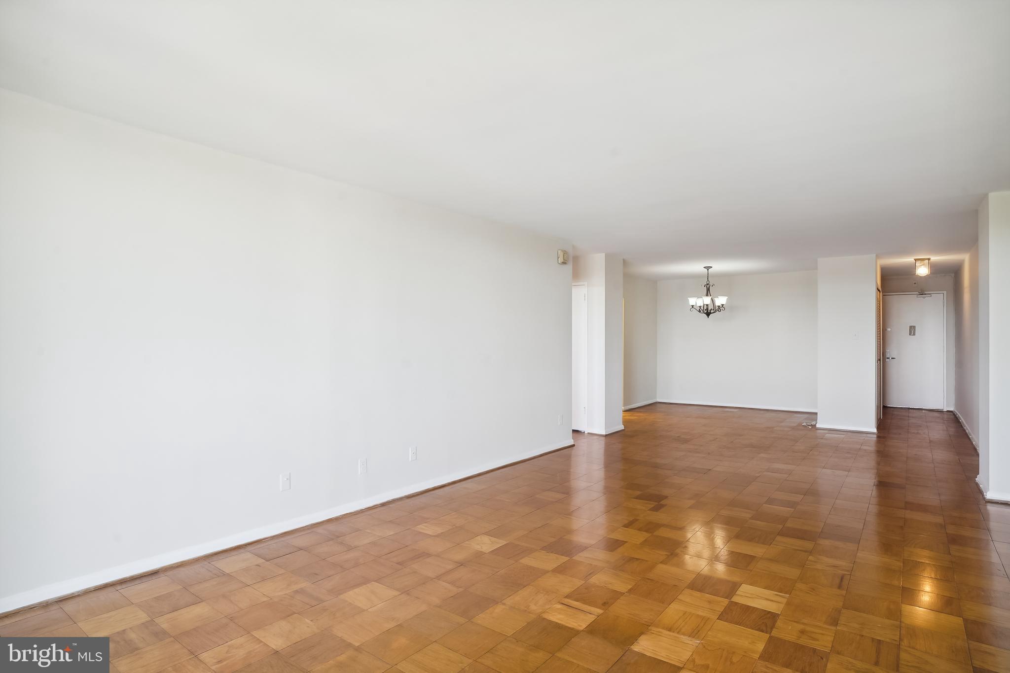 5101 River Road, Unit 1507 Bethesda, MD 20816 - Photo 11 of 36 LIVING ROOM /DINING ROOM
