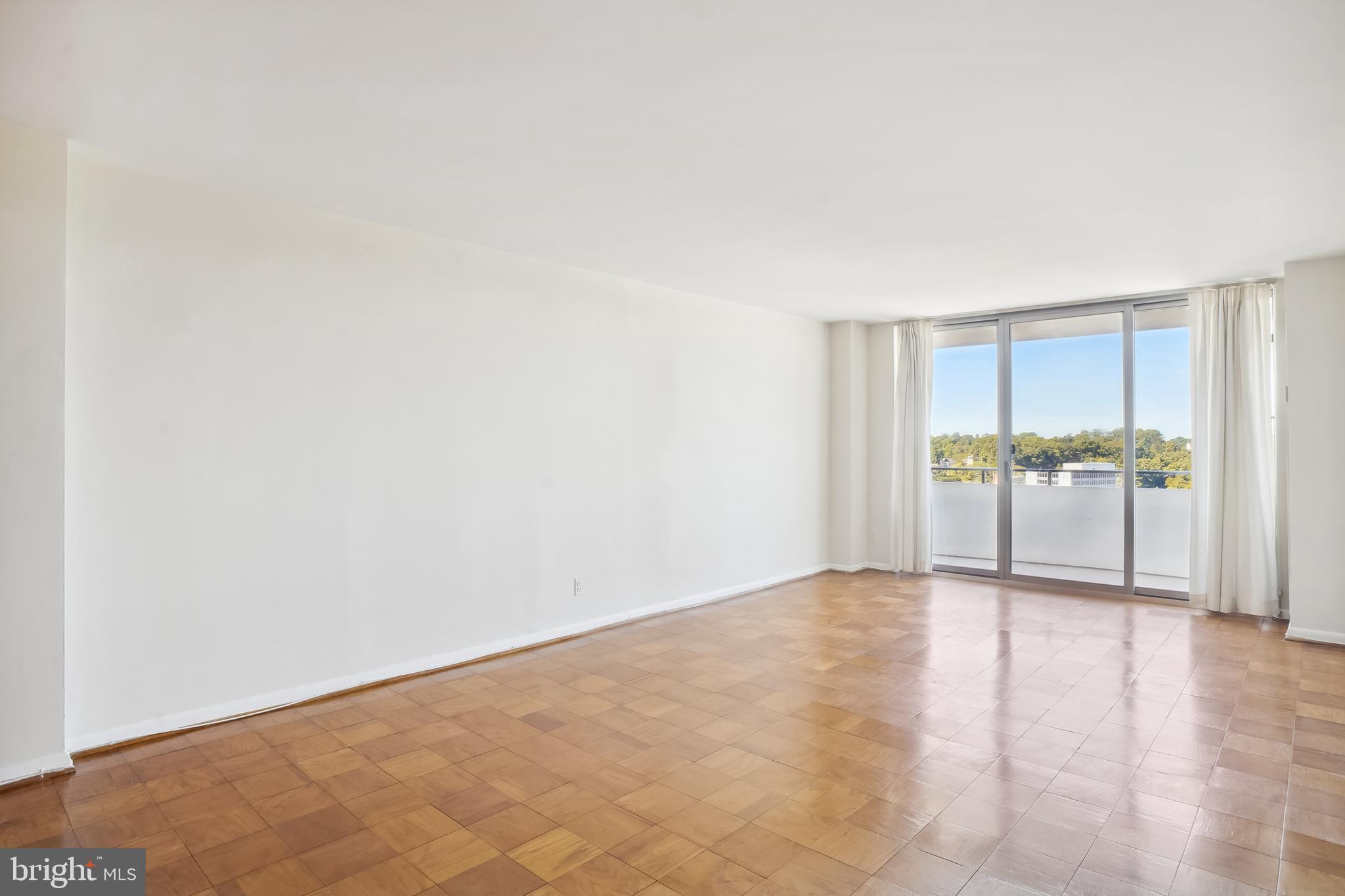 5101 River Road, Unit 1507 Bethesda, MD 20816 - Photo 15 of 36 LIVING ROOM/ BALCONY