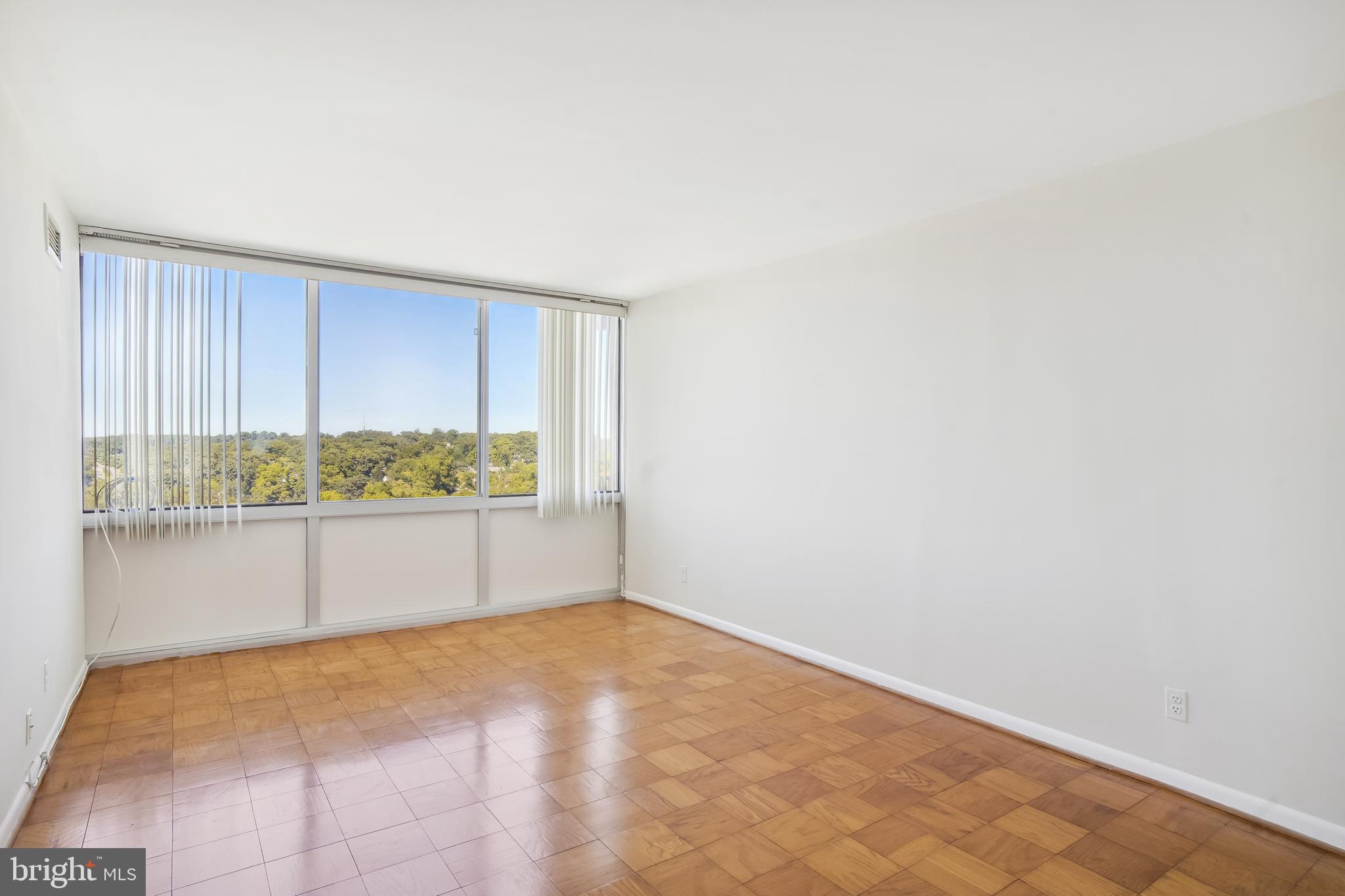 5101 River Road, Unit 1507 Bethesda, MD 20816 - Photo 19 of 36 LIVING ROOM/ BALCONY