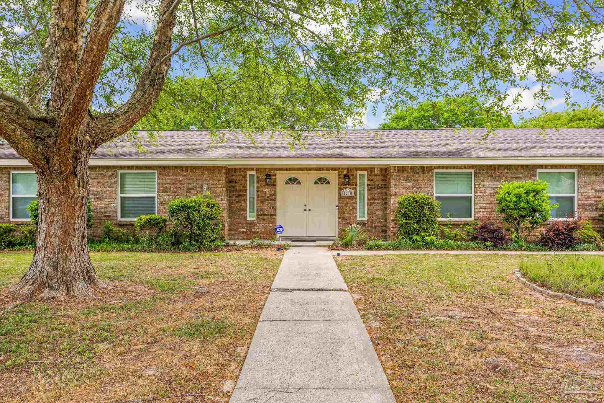 4215 April Road Pensacola, FL 32504 - Photo 2 of 49 Gallery Image 2