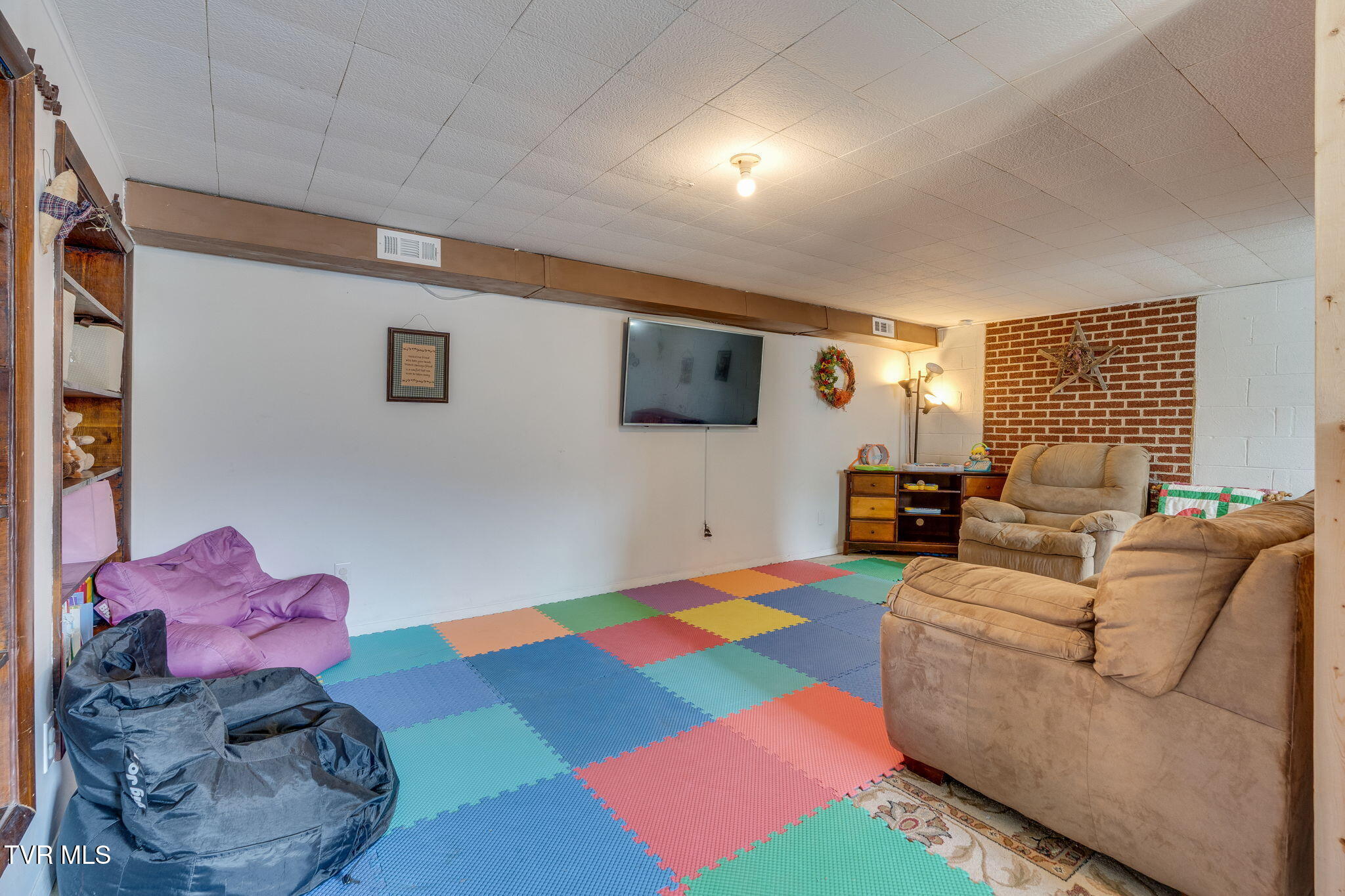 530 East Carters Valley Road Gate City, VA 24251 - Photo 20 of 31 020