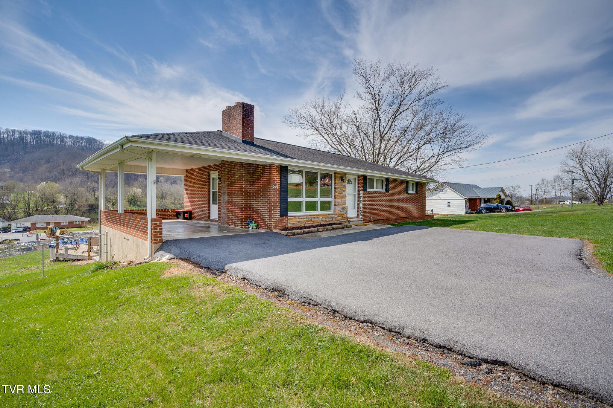 530 East Carters Valley Road Gate City, VA 24251 - Photo 2 of 31 002