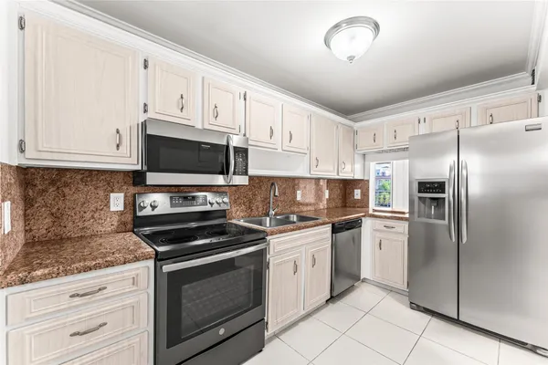 $174,999 | 4500 North Federal Highway, Unit 344E, Lighthouse Point, FL 33064