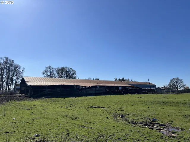 a view of empty room with windows