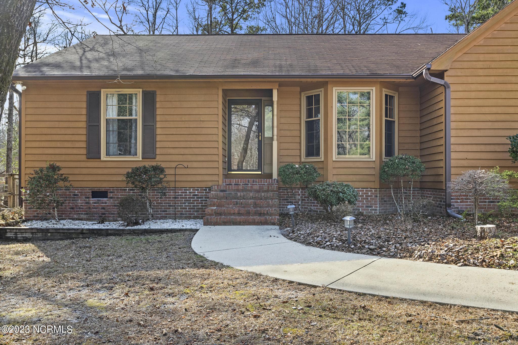 102 Riverbend Road Jacksonville, NC 28540 - Photo 3 of 24 IMG_8499