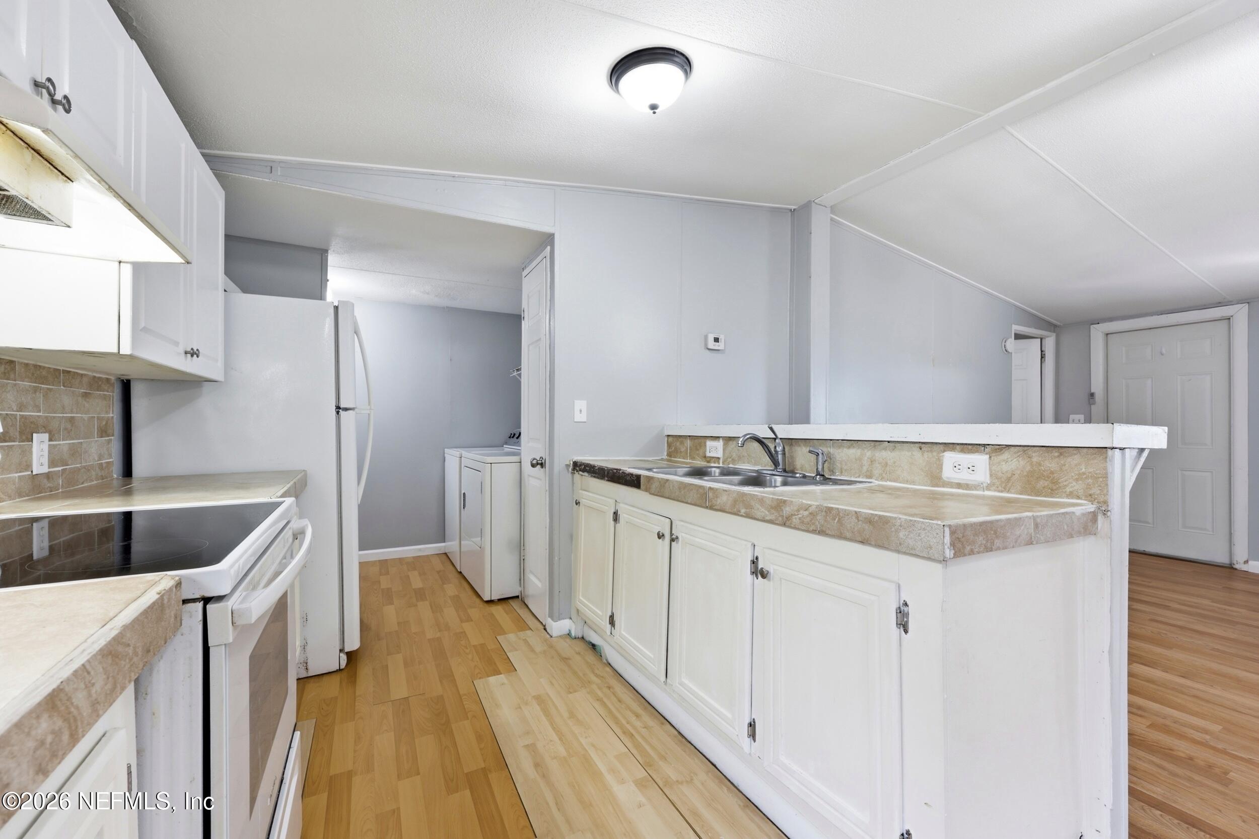 111 Hurst Street St. Augustine, FL 32084 - Photo 7 of 32 Kitchen