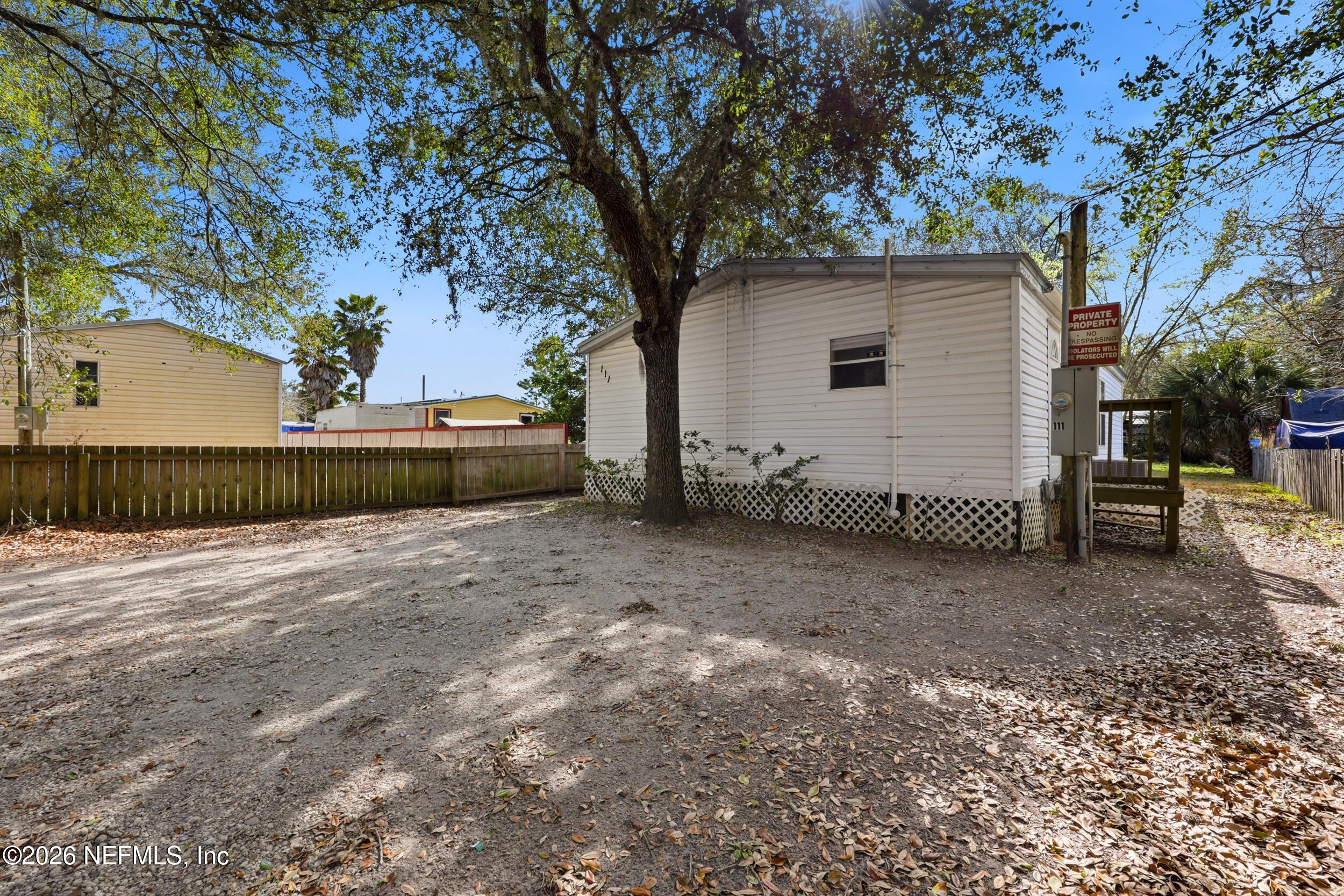 111 Hurst Street St. Augustine, FL 32084 - Photo 22 of 32 Front yard